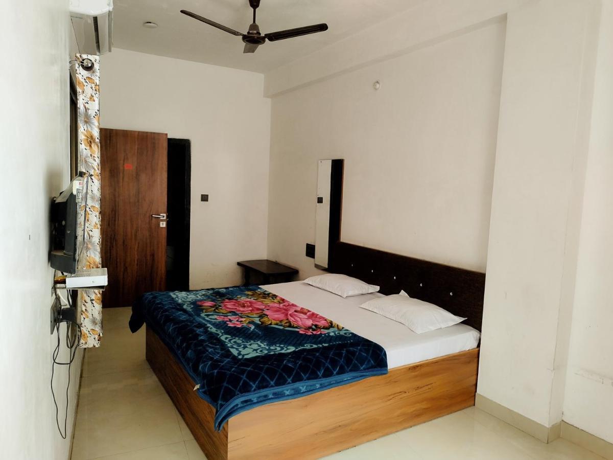 Hotel Guru Kripa - 500Mtr From Shreenathji Temple Nāthdwāra Eksteriør billede